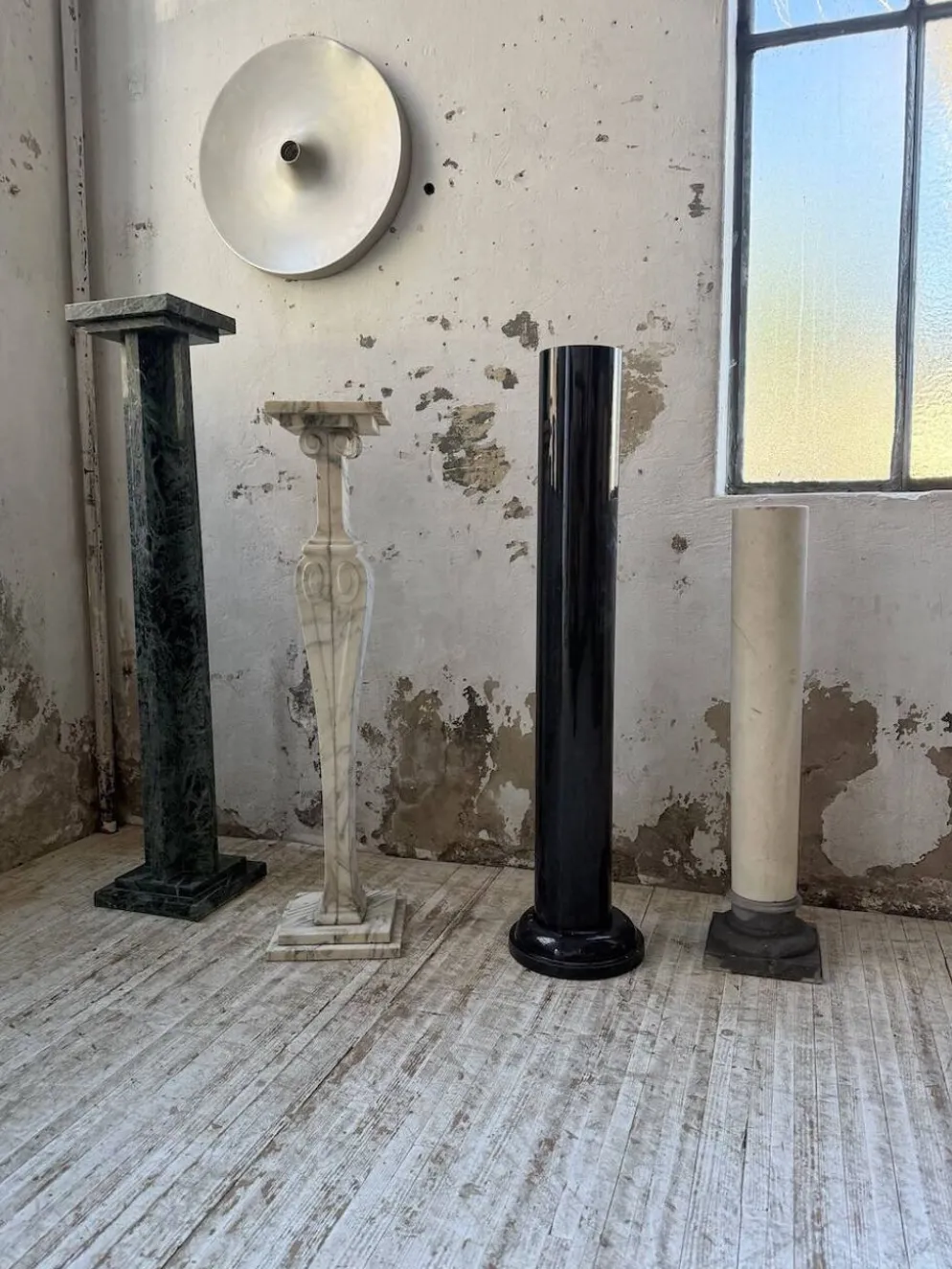 Ensemble 4 colonnes ou socles en marbre