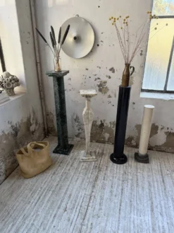 Ensemble 4 colonnes ou socles en marbre
