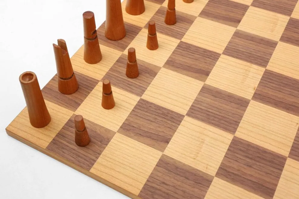 Ensemble d'échecs De Coene avec boîte d'origine attribué à Christophe Gevers, Belgique