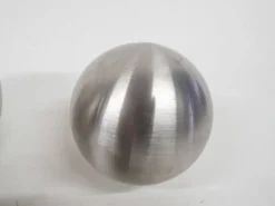 Ensemble de 3 boules décoratives en aluminium, années 1970