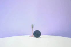 Ensemble de 2 candélabres en laiton avec tube étroit.
