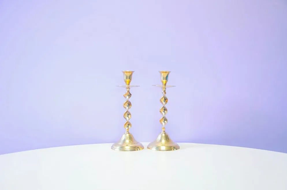 Ensemble de 2 candélabres en laiton torsadé