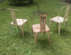 Ensemble de 3 chaises de bistrot / de jardin inspirées par le style art nouveau Tolix.