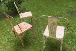Ensemble de 3 chaises de bistrot / de jardin inspirées par le style art nouveau Tolix.