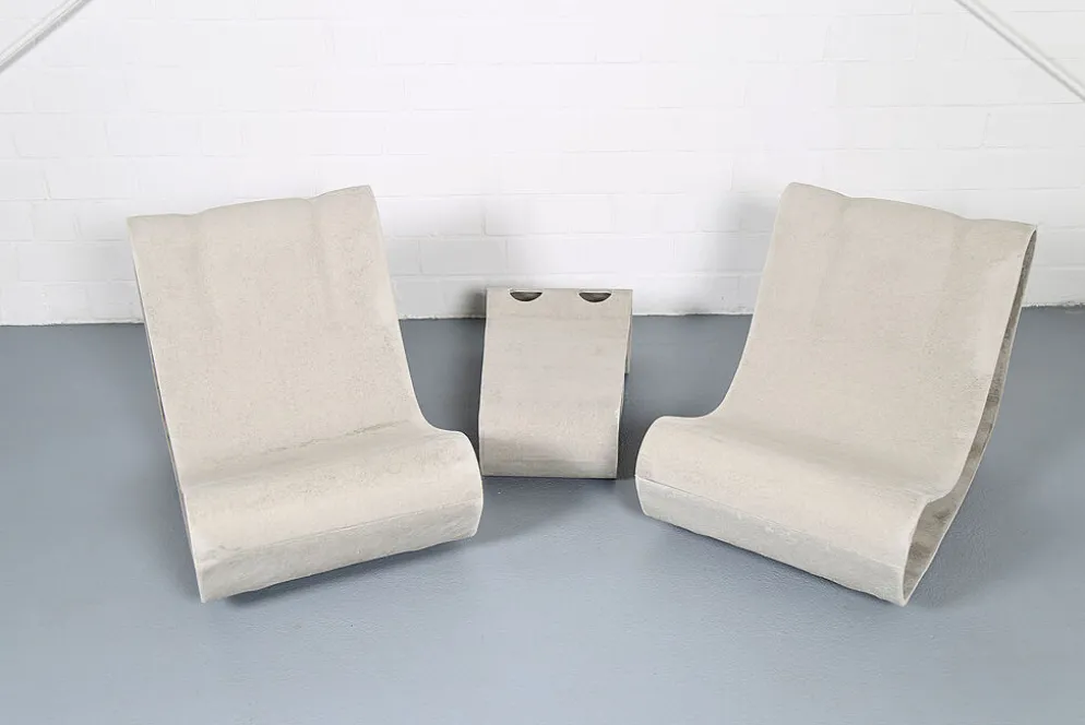 Ensemble de 2 chaises Loop et 1 table Loop Swisspearl/Eternit Willy Guhl