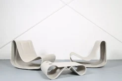 Ensemble de 2 chaises Loop et 1 table Loop Swisspearl/Eternit Willy Guhl