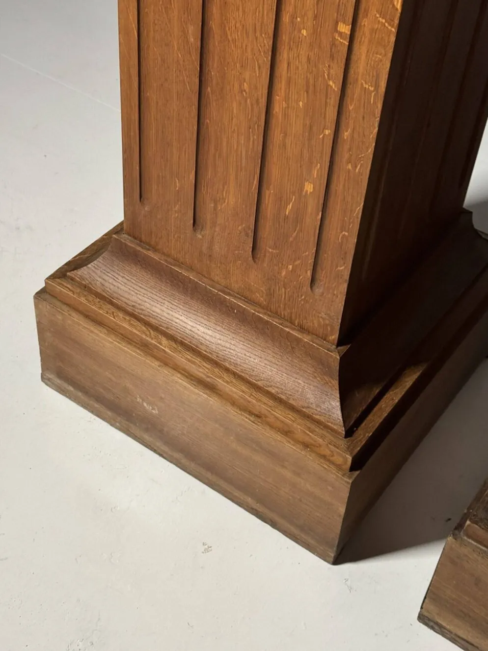 Ensemble de 2 colonnes en chêne massif