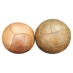 Ensemble de deux ballons de médecine en cuir vintage, Tchécoslovaquie années 1950