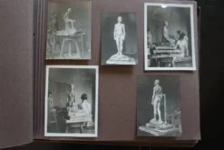 Ensemble de deux bustes en bronze sur stèles en granit par un élève de Georg Kolbe, 1925