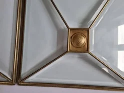 Ensemble de deux fenêtres Art Déco rares, en verre taillé et laiton, Autriche, années 1930.