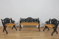 Ensemble de jardin en fonte victorien – Banc et deux fauteuils, Royaume-Uni, fin du 19e / début du 20e siècle