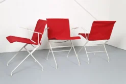 Ensemble de jardin vintage français des années 50 conçu par Raoul Guys (attribué) 3 chaises et une table.