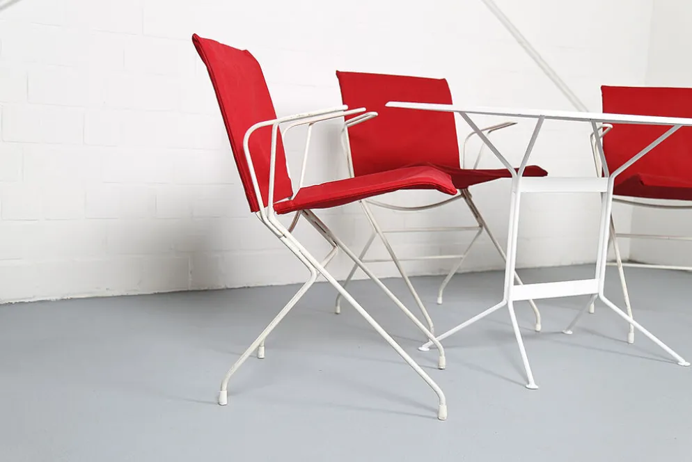 Ensemble de jardin vintage français des années 50 conçu par Raoul Guys (attribué) 3 chaises et une table.