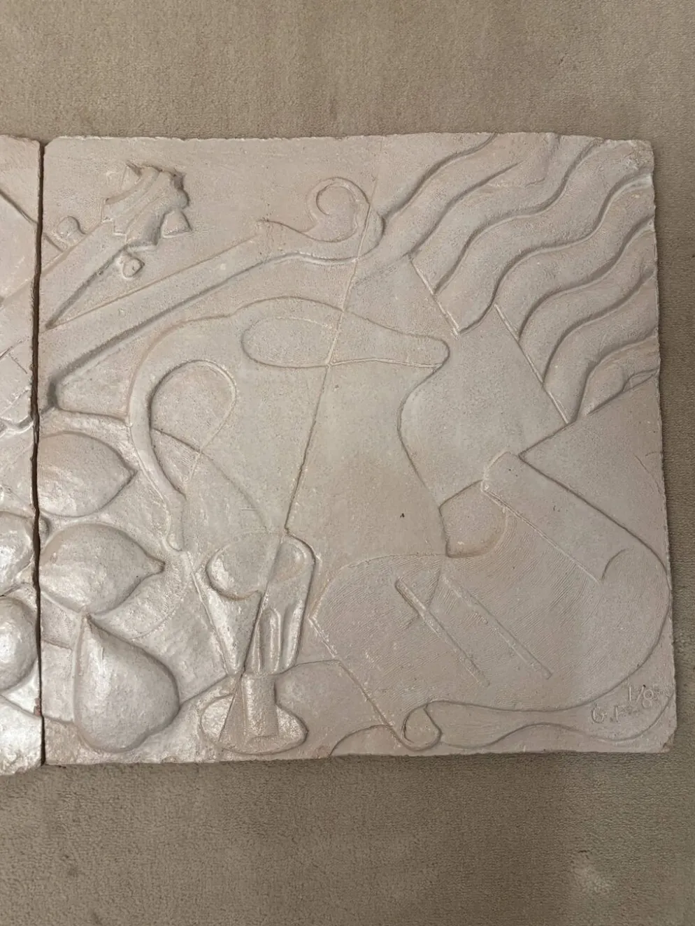 Ensemble de 2 panneaux de céramique signés, nature morte, 1950