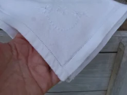 Ensemble de 6 serviettes anciennes 1900 en lin blanc damassé avec monogramme brodé main