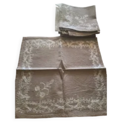 Ensemble de 8serviettes anciennes brodees