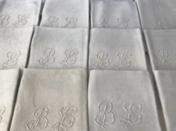 Ensemble de 12 serviettes blanches 19eme marquées « BL »