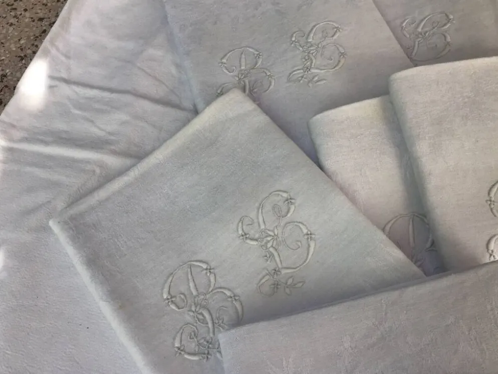 Ensemble de 12 serviettes blanches 19eme marquées « BL »