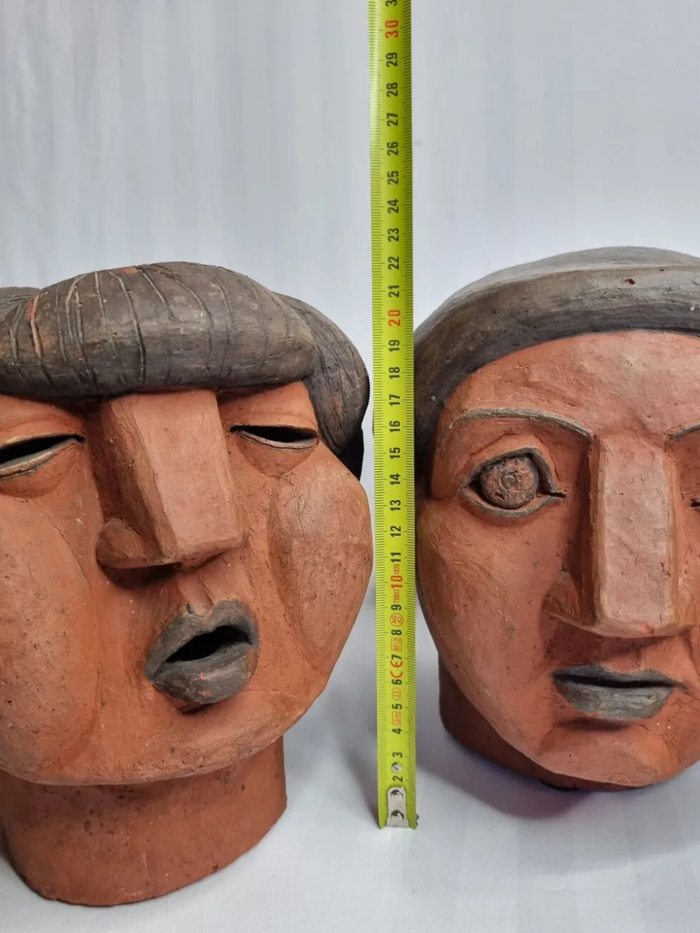 Ensemble de 3 têtes de femme décoratives en terre cuite rouge