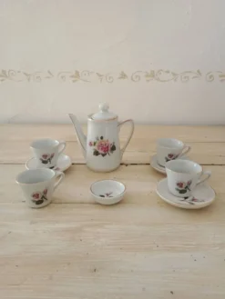 Ensemble dinette en porcelaine