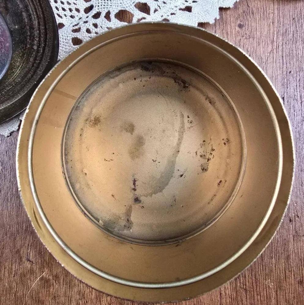 Ensemble fumeur vintage feutrine rouge & métal doré – Plateau, cendrier et pot