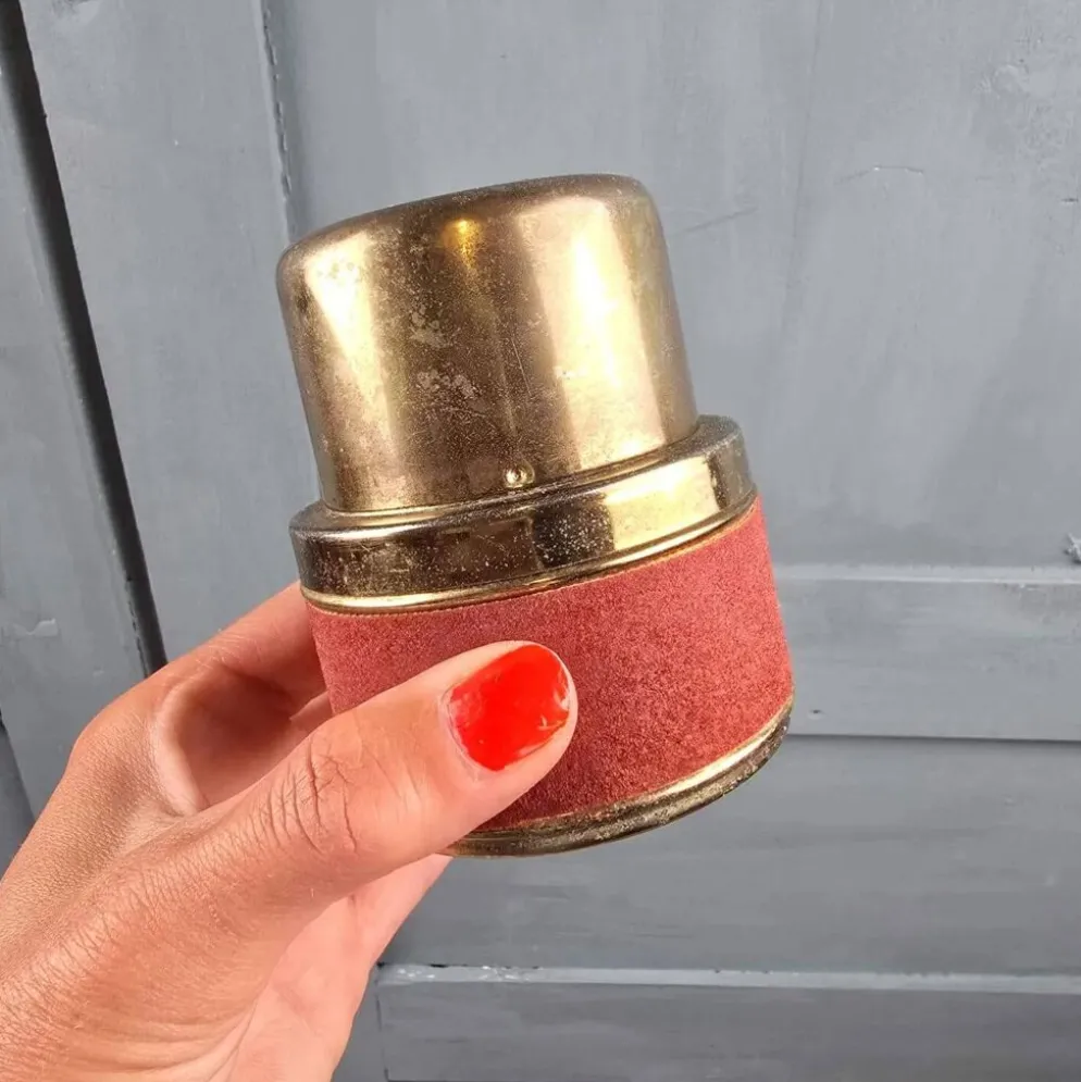 Ensemble fumeur vintage feutrine rouge & métal doré – Plateau, cendrier et pot