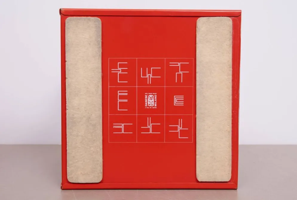 Enzo Mari, coffret de 3 supports modulaires en métal pour disques vinyle LP, 1965, Italie