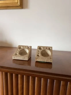 Enzo Mari, Lot de 2 organiseurs de bureau en travertin, Danese Italie années 1970