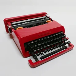 ETTORE SOTTSASS AND PERRY KING Typewriter Valentine Olivetti 1970 1980 vint