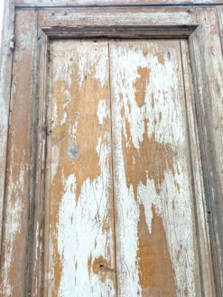 Façade de placard à double portes en sapin massif XXsiècle