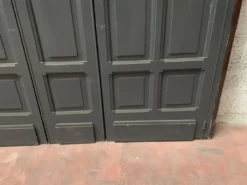 Façade de placard en hetre patiné Portes XX siècle