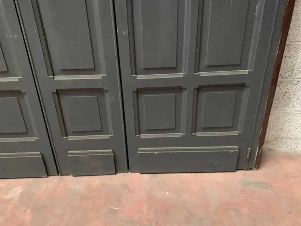 Façade de placard en hetre patiné Portes XX siècle