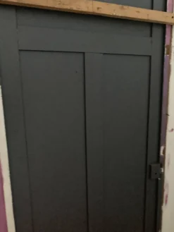 Façade de placard en hetre patiné Portes XX siècle