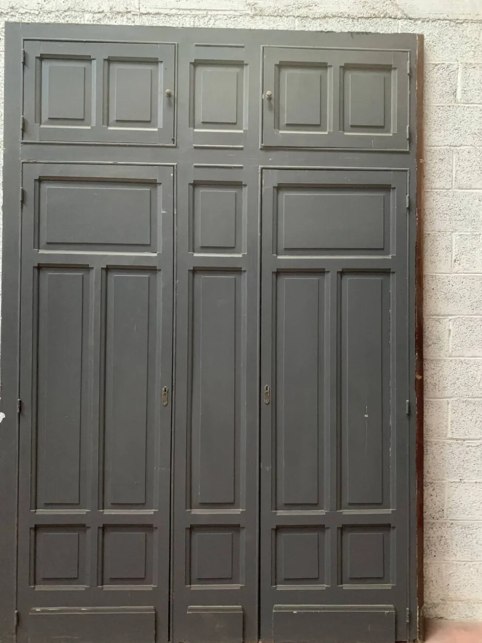Façade de placard en hetre patiné Portes XX siècle