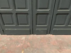 Façade de placard en hetre patiné Portes XX siècle