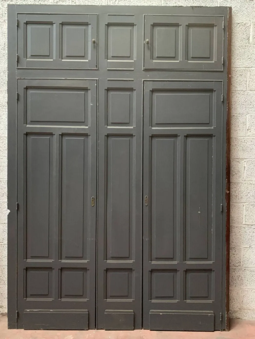 Façade de placard en hetre patiné Portes XX siècle
