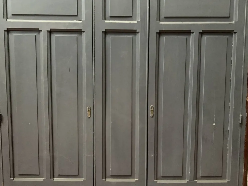 Façade de placard en hetre patiné Portes XX siècle