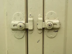 Façade de placards beige