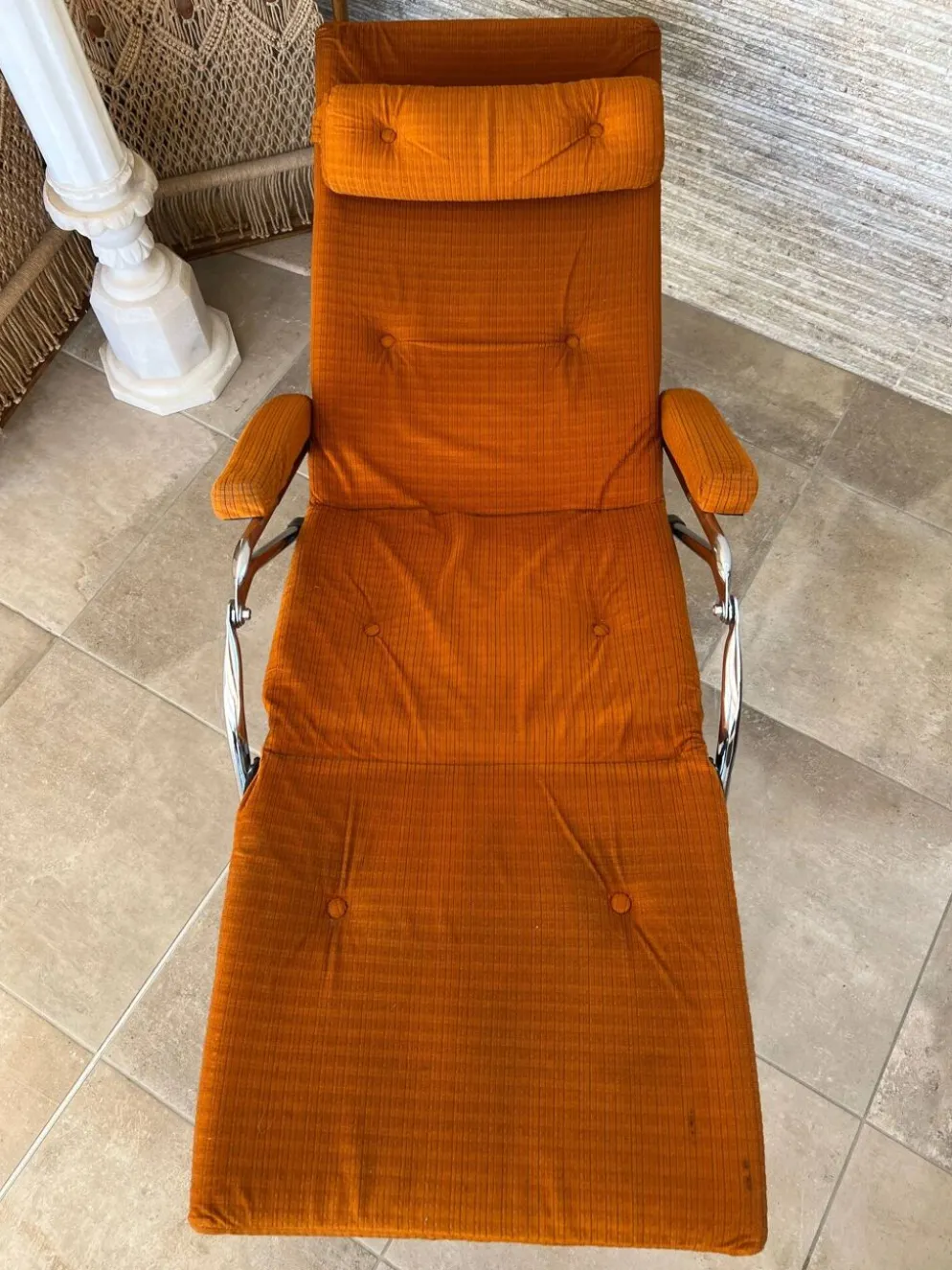 Fauteil relax Lama 1970 chaise longue velour orange