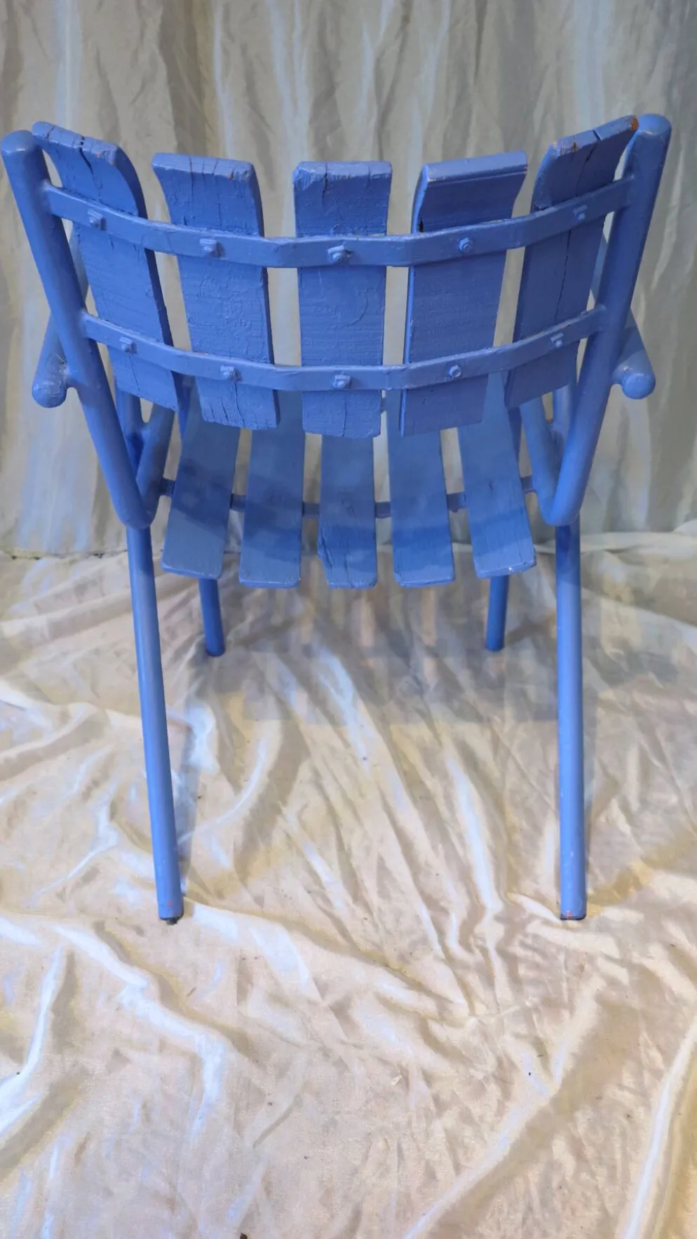 Fauteuil de jardin années 50 bois et métal bleu outremer