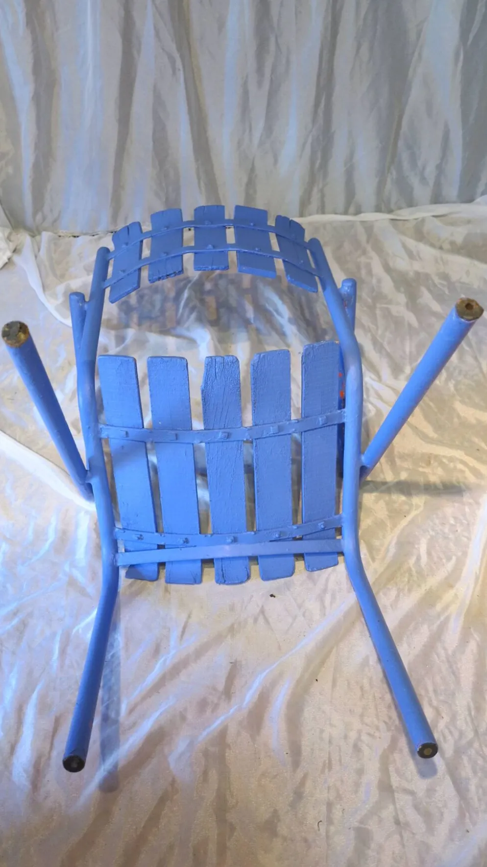 Fauteuil de jardin années 50 bois et métal bleu outremer
