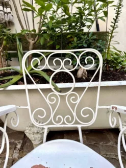 Fauteuil de jardin en fonte de fer blanche n°1