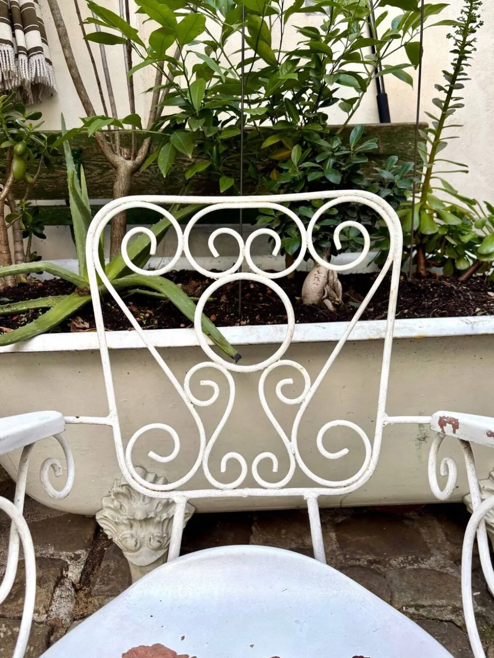 Fauteuil de jardin en fonte de fer blanche n°1
