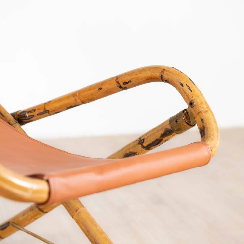 Fauteuil en cuir de salon pliant vintage structure bambou et laiton, Italie, années 1960
