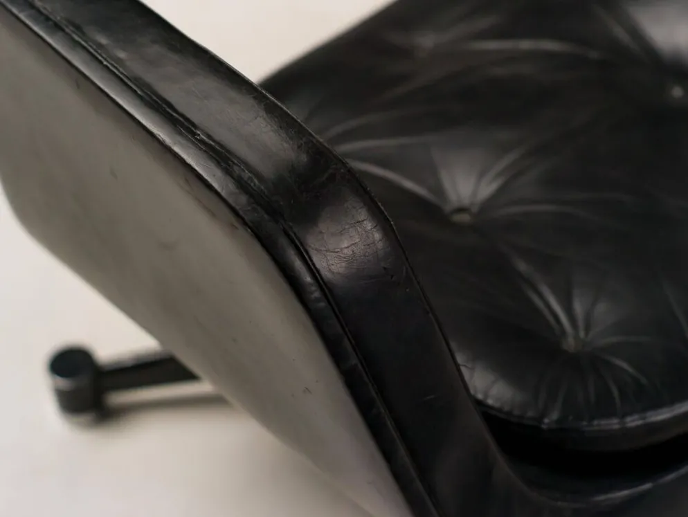 Fauteuil en cuir noir par Olli Mannermaa pour Finnart Ab, Finlande, 1970