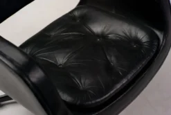 Fauteuil en cuir noir par Olli Mannermaa pour Finnart Ab, Finlande, 1970