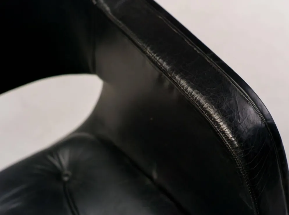 Fauteuil en cuir noir par Olli Mannermaa pour Finnart Ab, Finlande, 1970