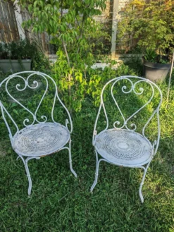 2 fauteuils en fer forgé anciens