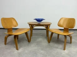 Fauteuils LCW par Charles et Ray Eames
