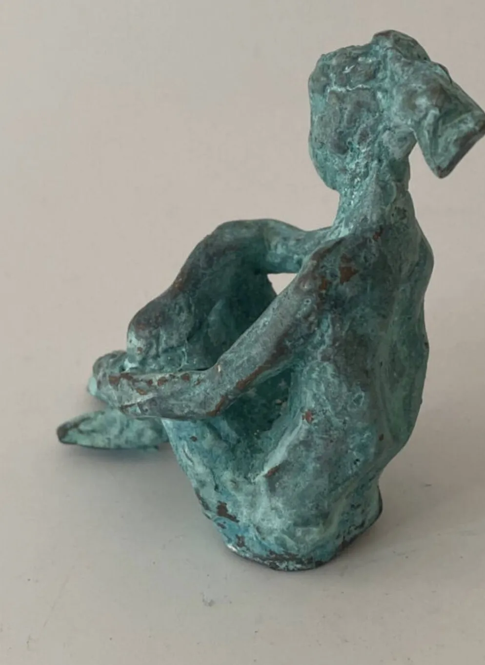 Femme assise - bronze original d’art